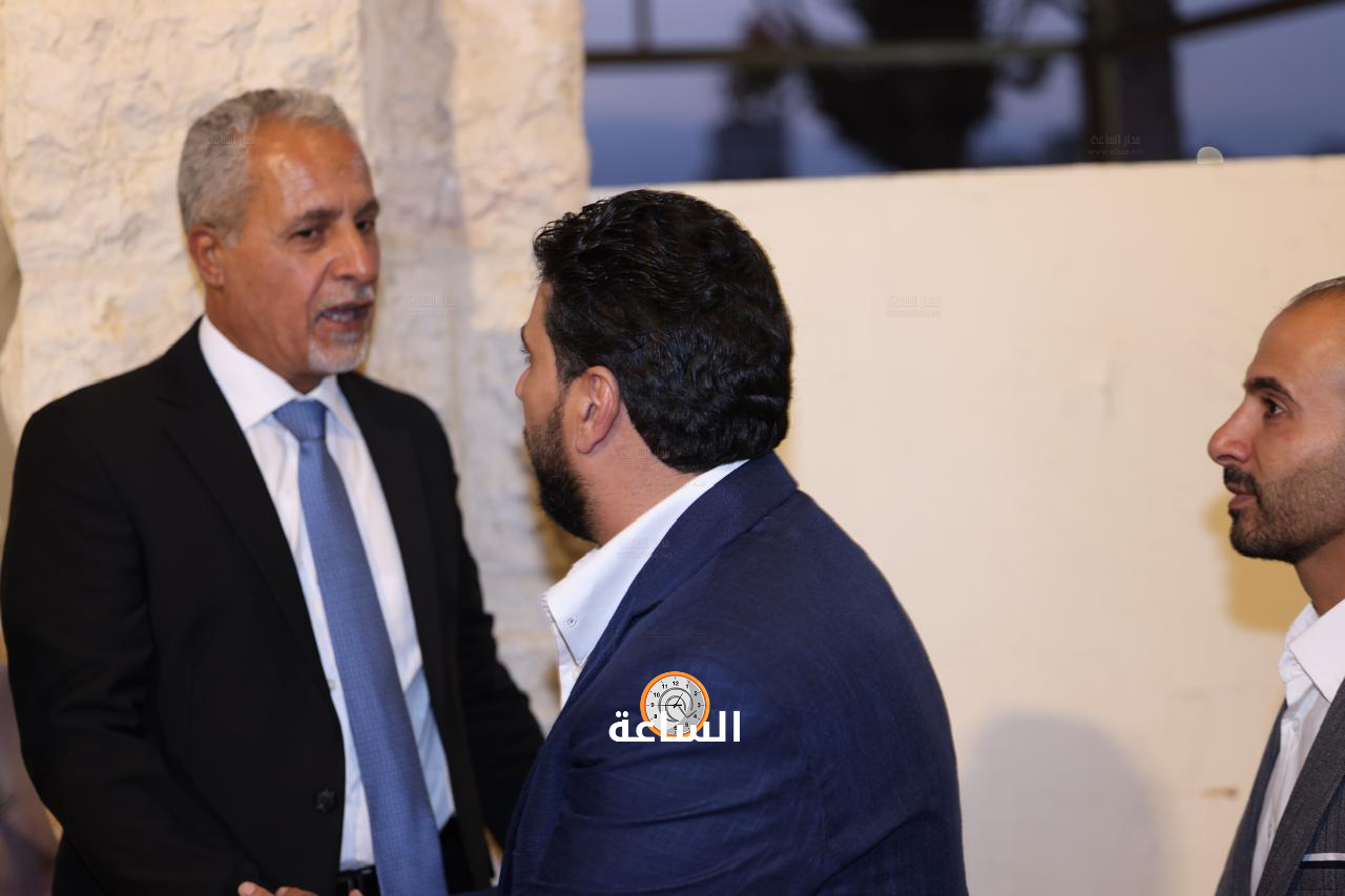 Madar Al-Saa Images 0.8379708313385393