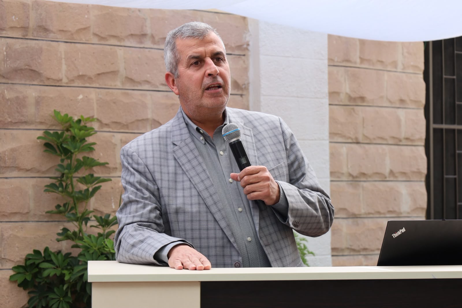 Madar Al-Saa Images 0.5470423397662556