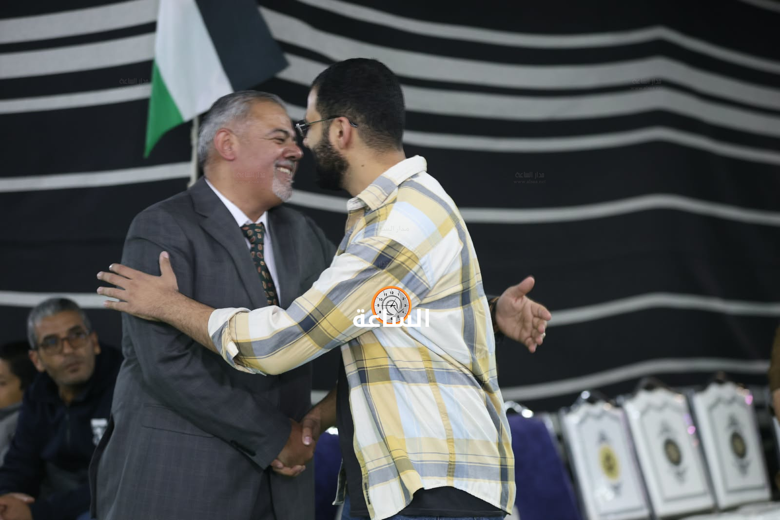 Madar Al-Saa Images 0.622204942254208