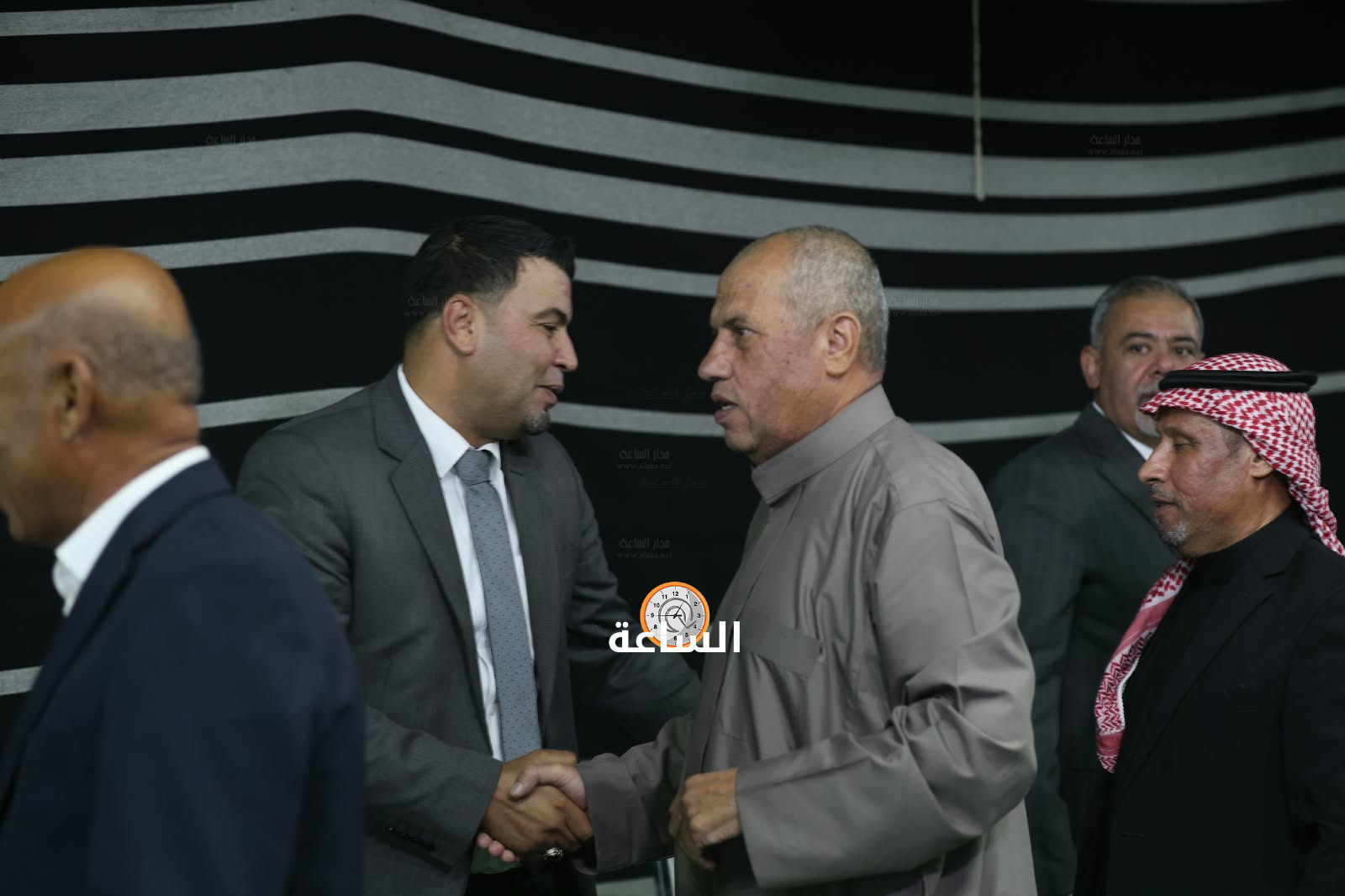 Madar Al-Saa Images 0.6650815124630054