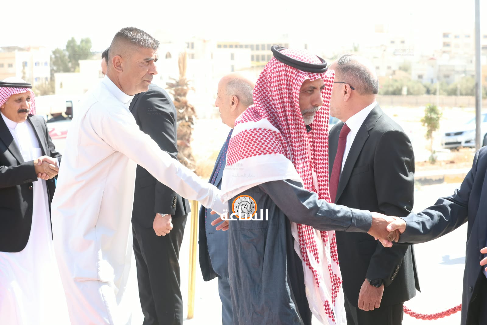 Madar Al-Saa Images 0.9450045718111245