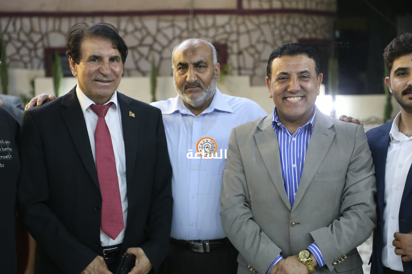 Madar Al-Saa Images 0.8686410593370837