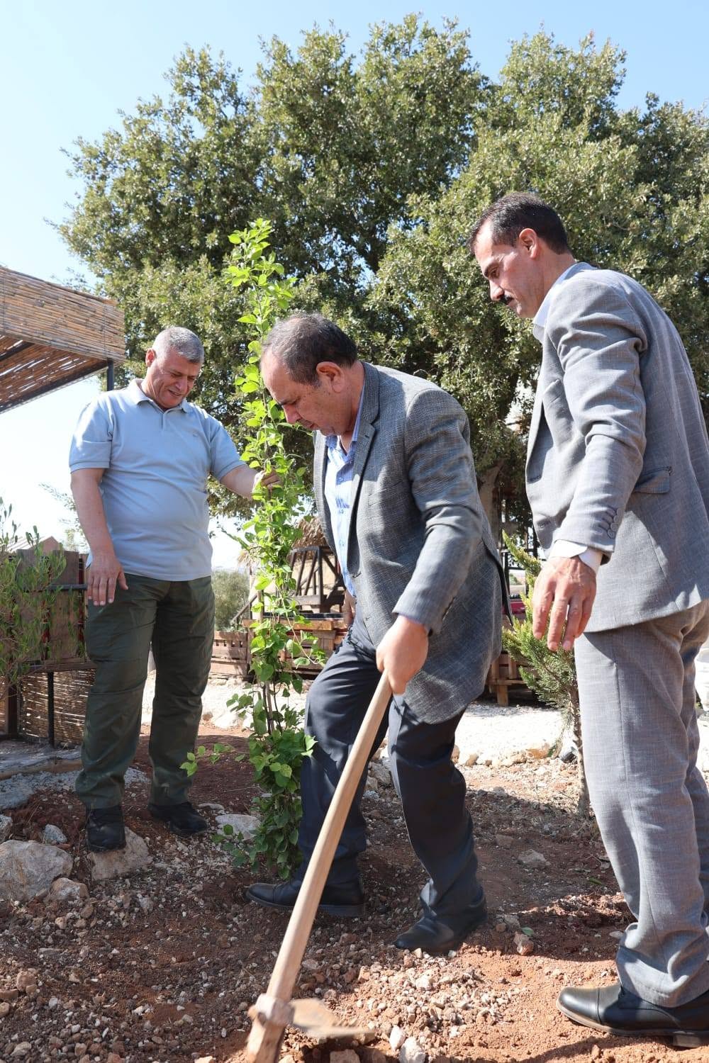 Madar Al-Saa Images 0.4175673848106318