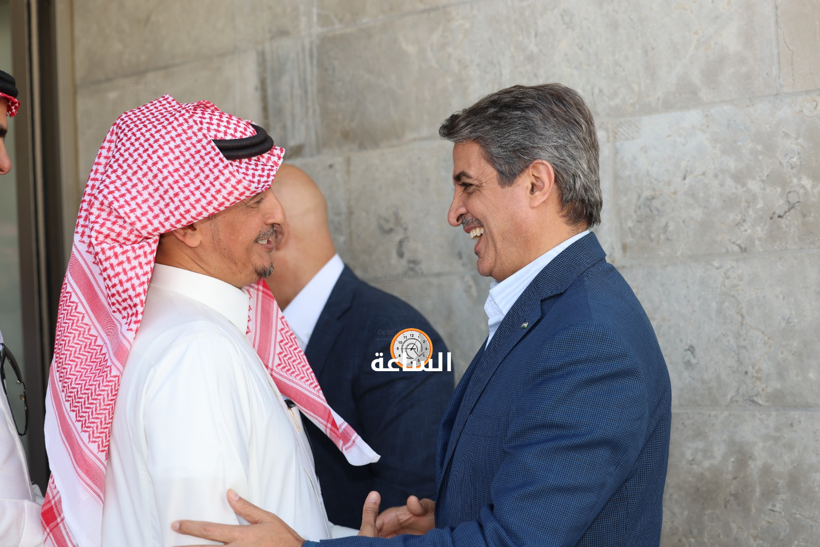 Madar Al-Saa Images 0.1786085577141353
