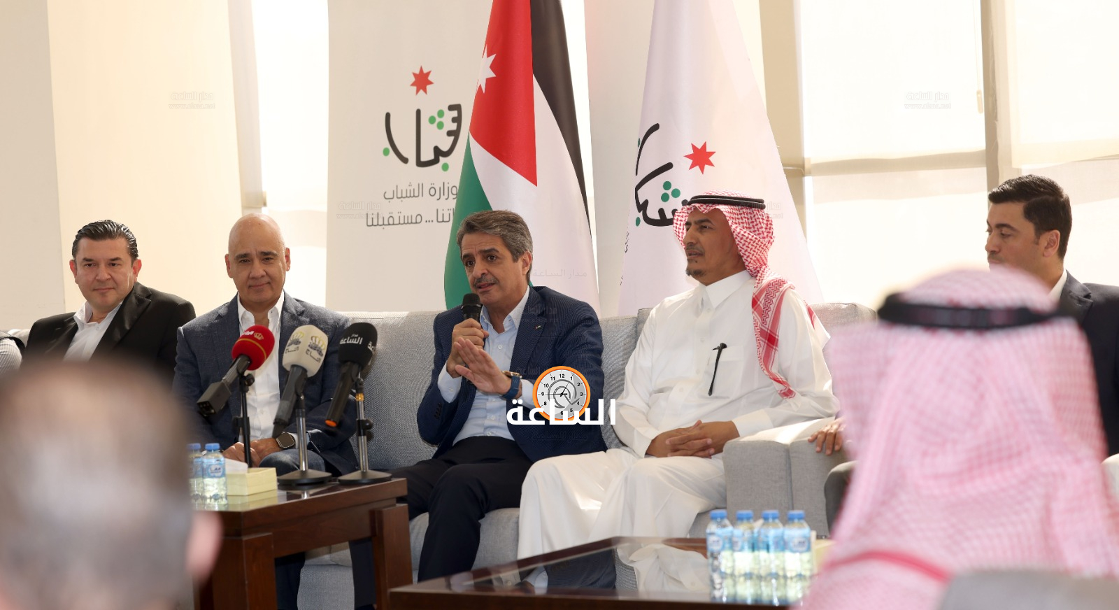 Madar Al-Saa Images 0.5584656137488747