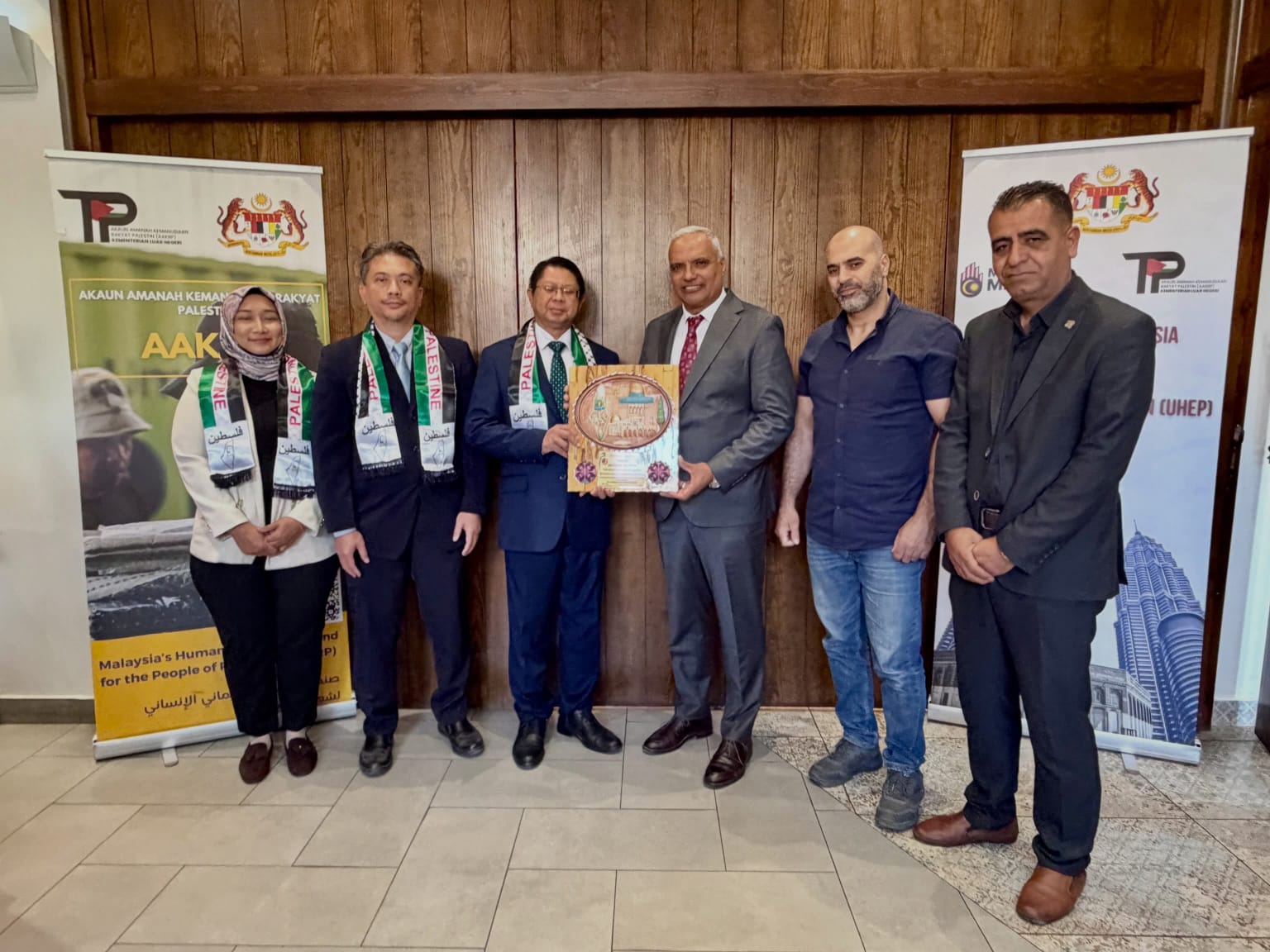 Madar Al-Saa Images 0.4960533422379587