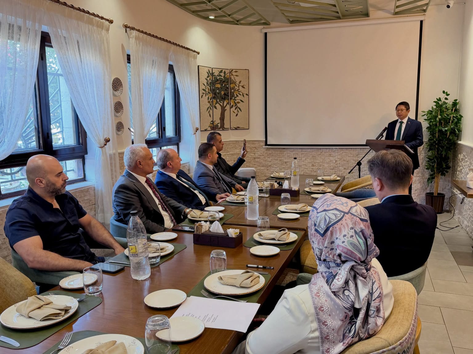Madar Al-Saa Images 0.07130083110999119