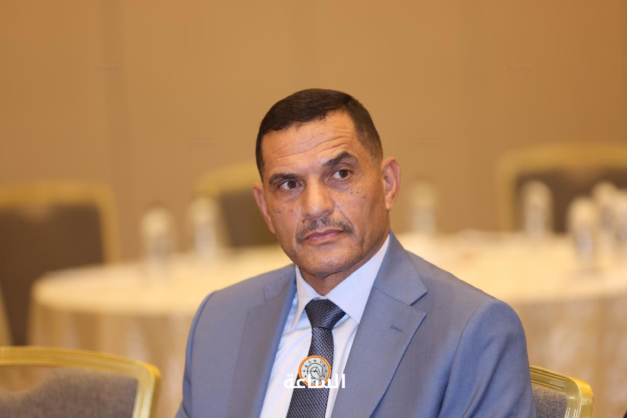 Madar Al-Saa Images 0.39268792159953736