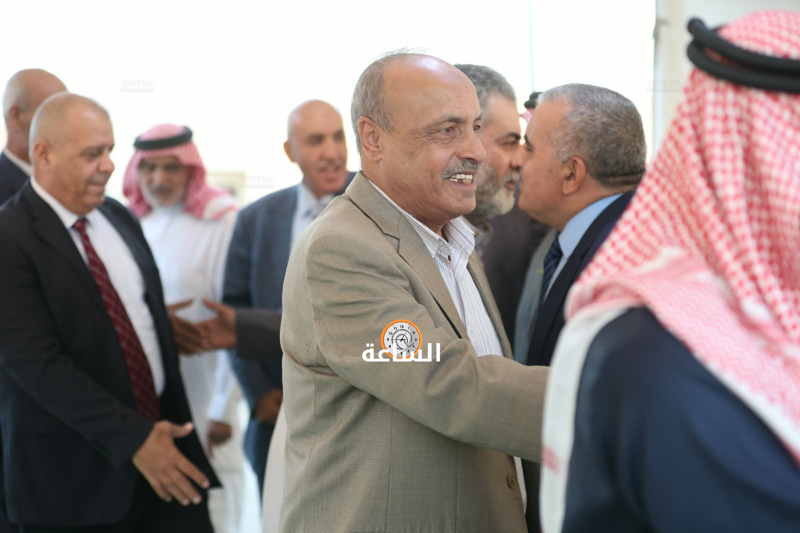 Madar Al-Saa Images 0.5122719483024625
