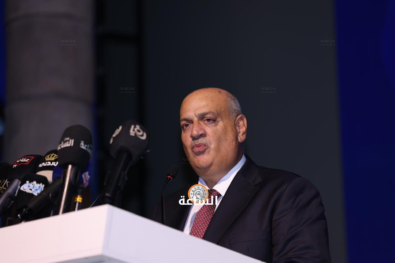 Madar Al-Saa Images 0.5215353090286742