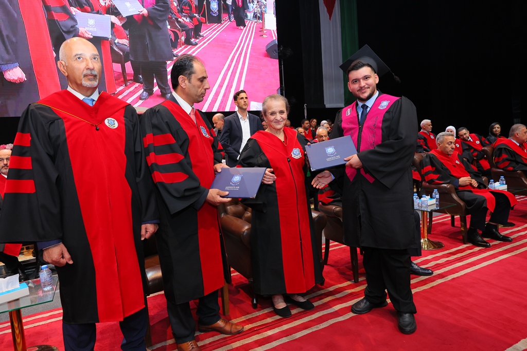 Madar Al-Saa Images 0.10915292877787475