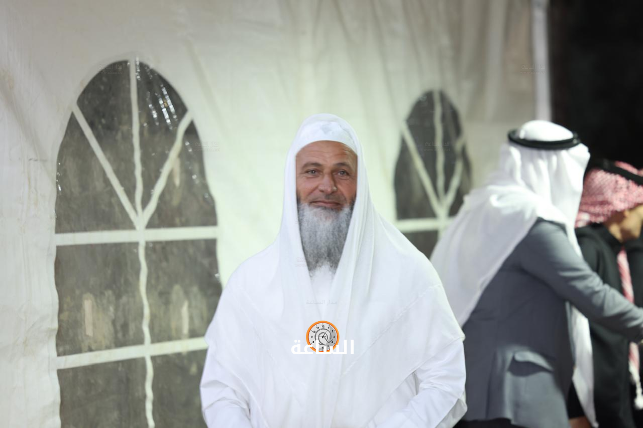 Madar Al-Saa Images 0.884252355369992