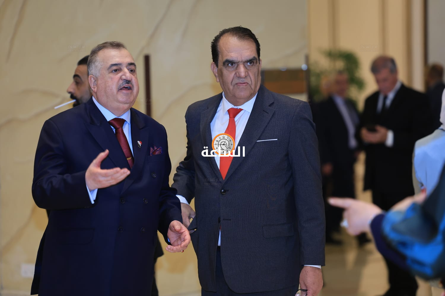 Madar Al-Saa Images 0.17780336768894955