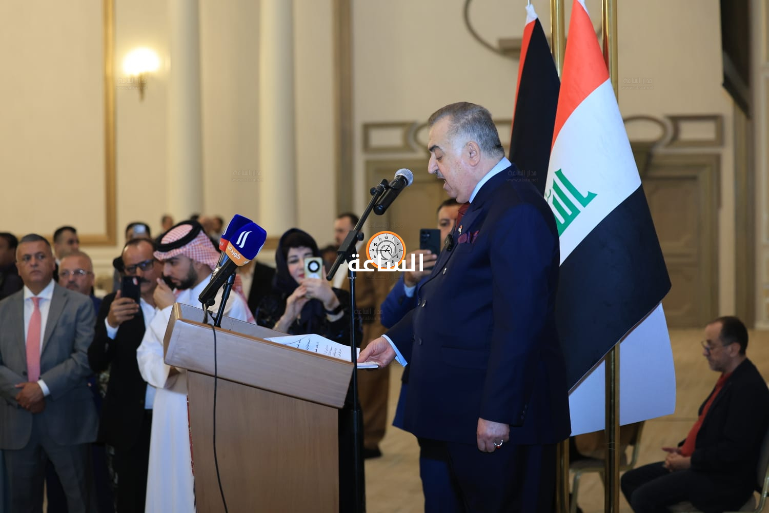 Madar Al-Saa Images 0.09342351537117966