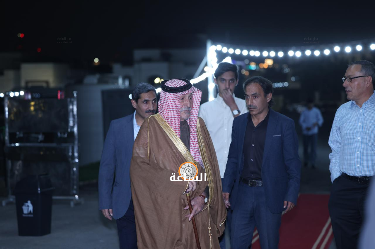 Madar Al-Saa Images 0.7864643704300607