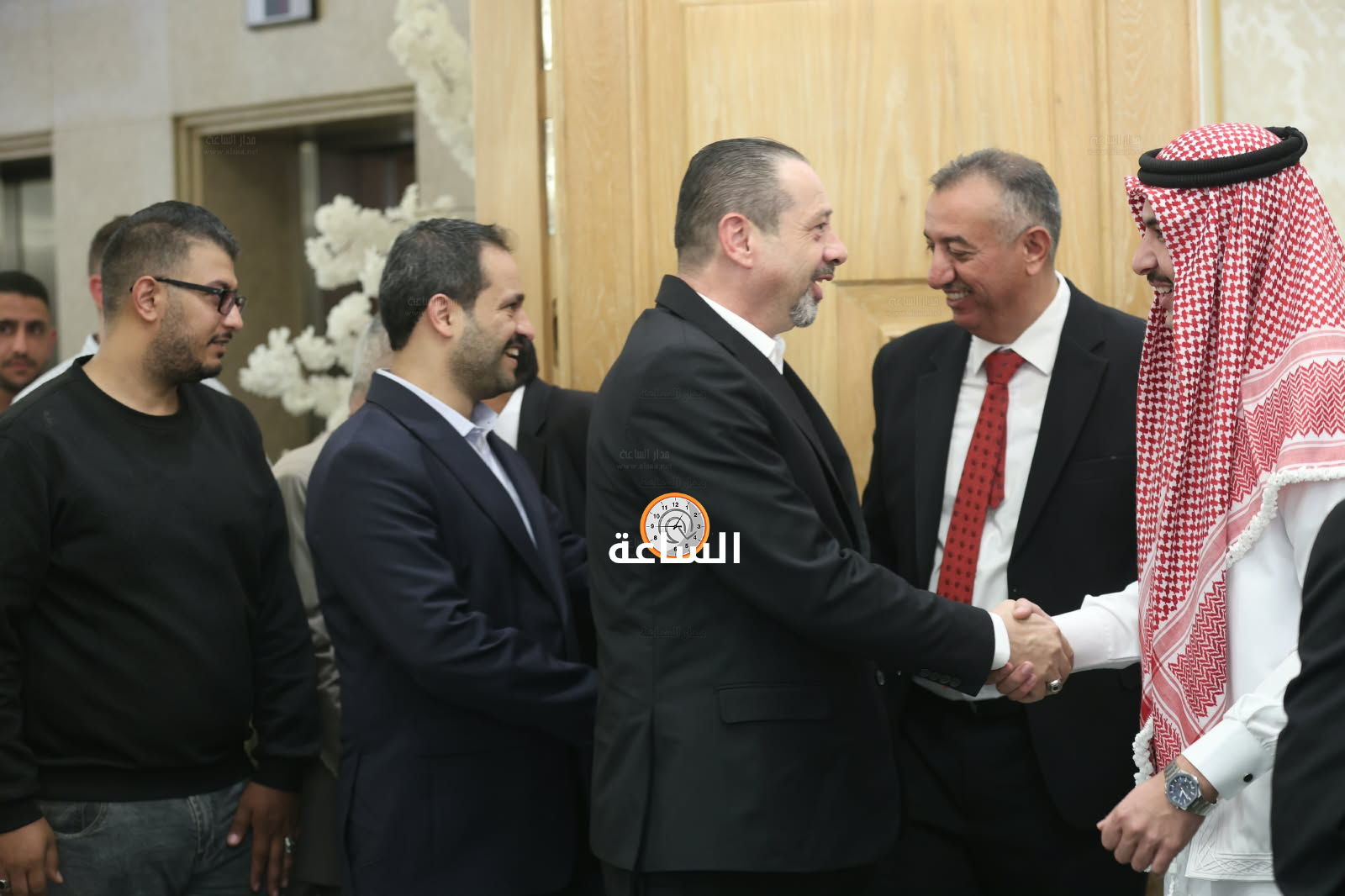 Madar Al-Saa Images 0.41089276719861234