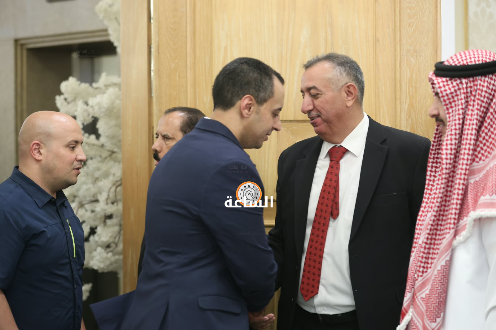 Madar Al-Saa Images 0.3533173645363369