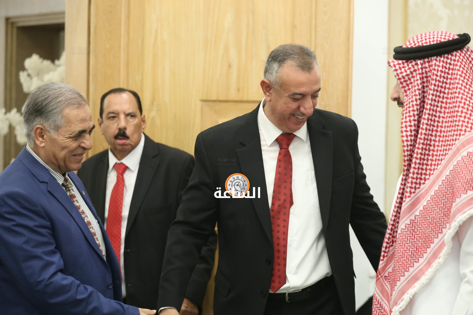Madar Al-Saa Images 0.3753292935969025