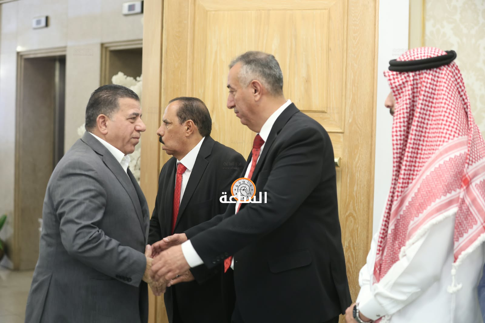 Madar Al-Saa Images 0.2936341368777654