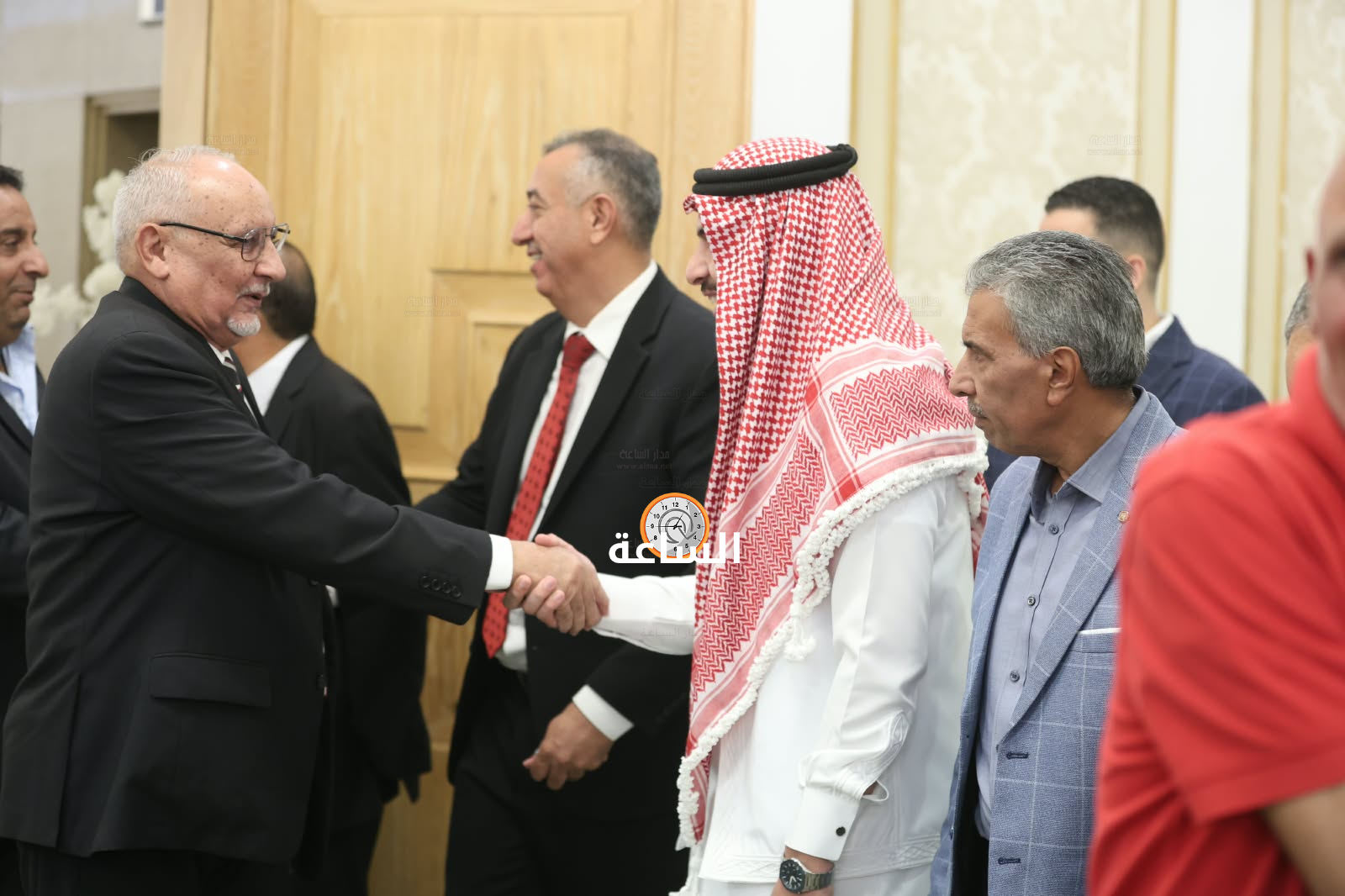 Madar Al-Saa Images 0.768587124500159