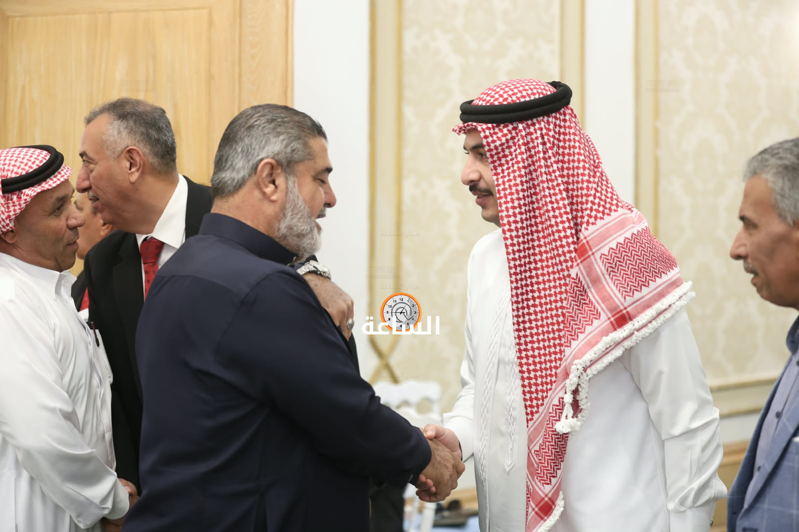 Madar Al-Saa Images 0.4323598394835432