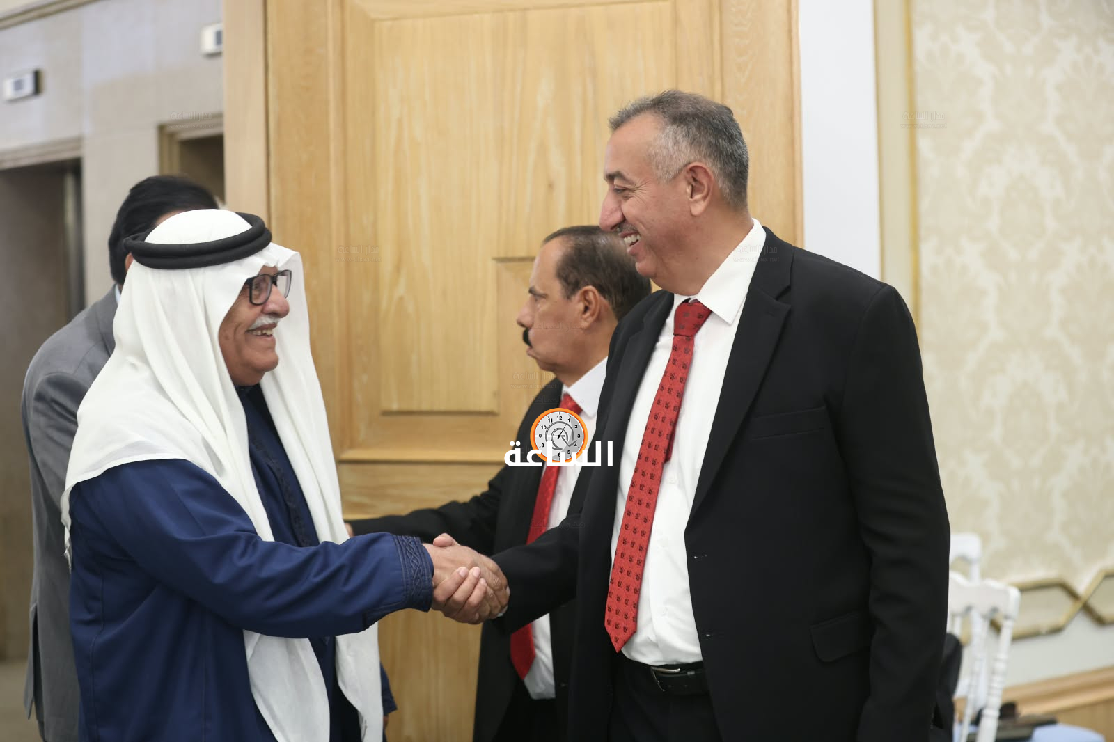Madar Al-Saa Images 0.647827670940768