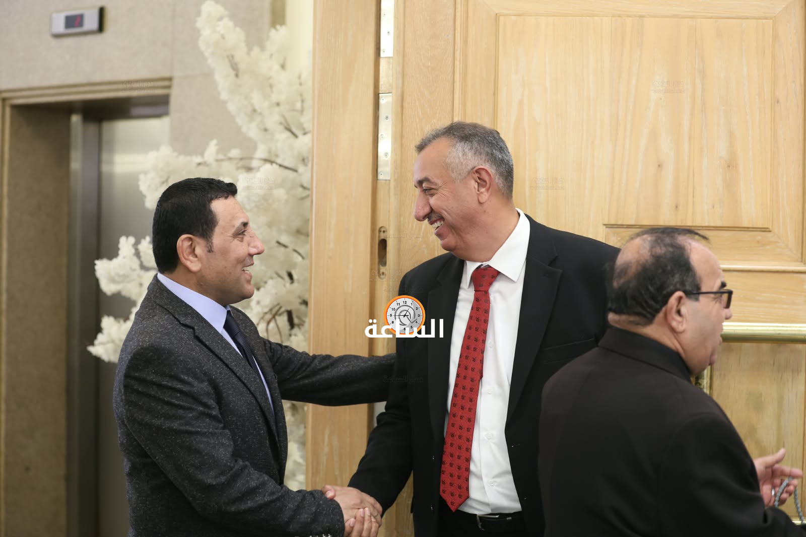 Madar Al-Saa Images 0.7741505484541213