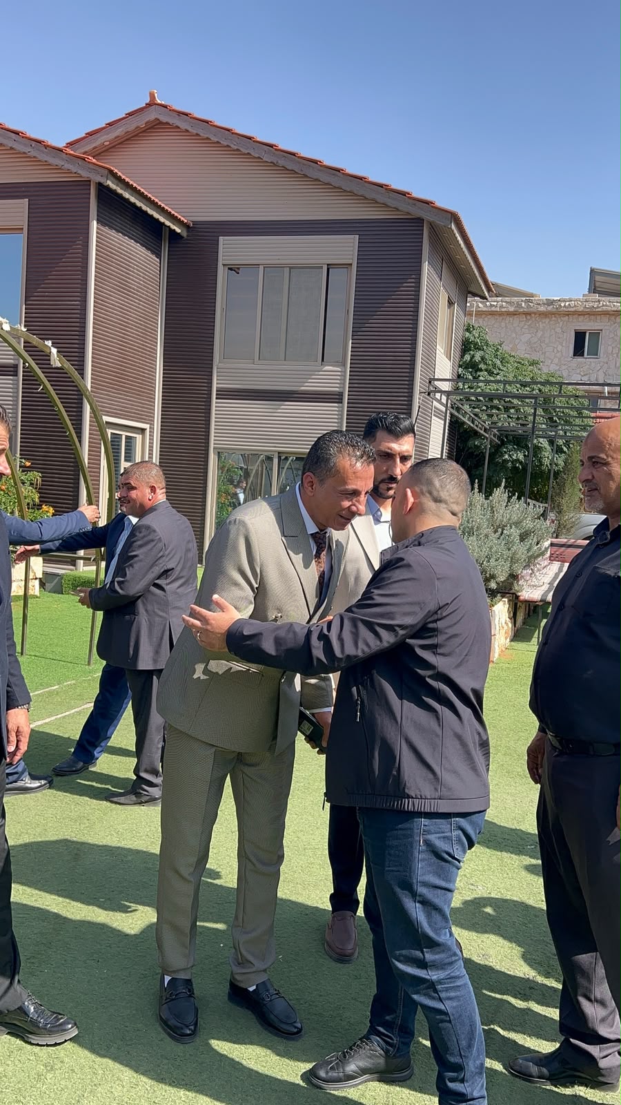 Madar Al-Saa Images 0.04384597704536819