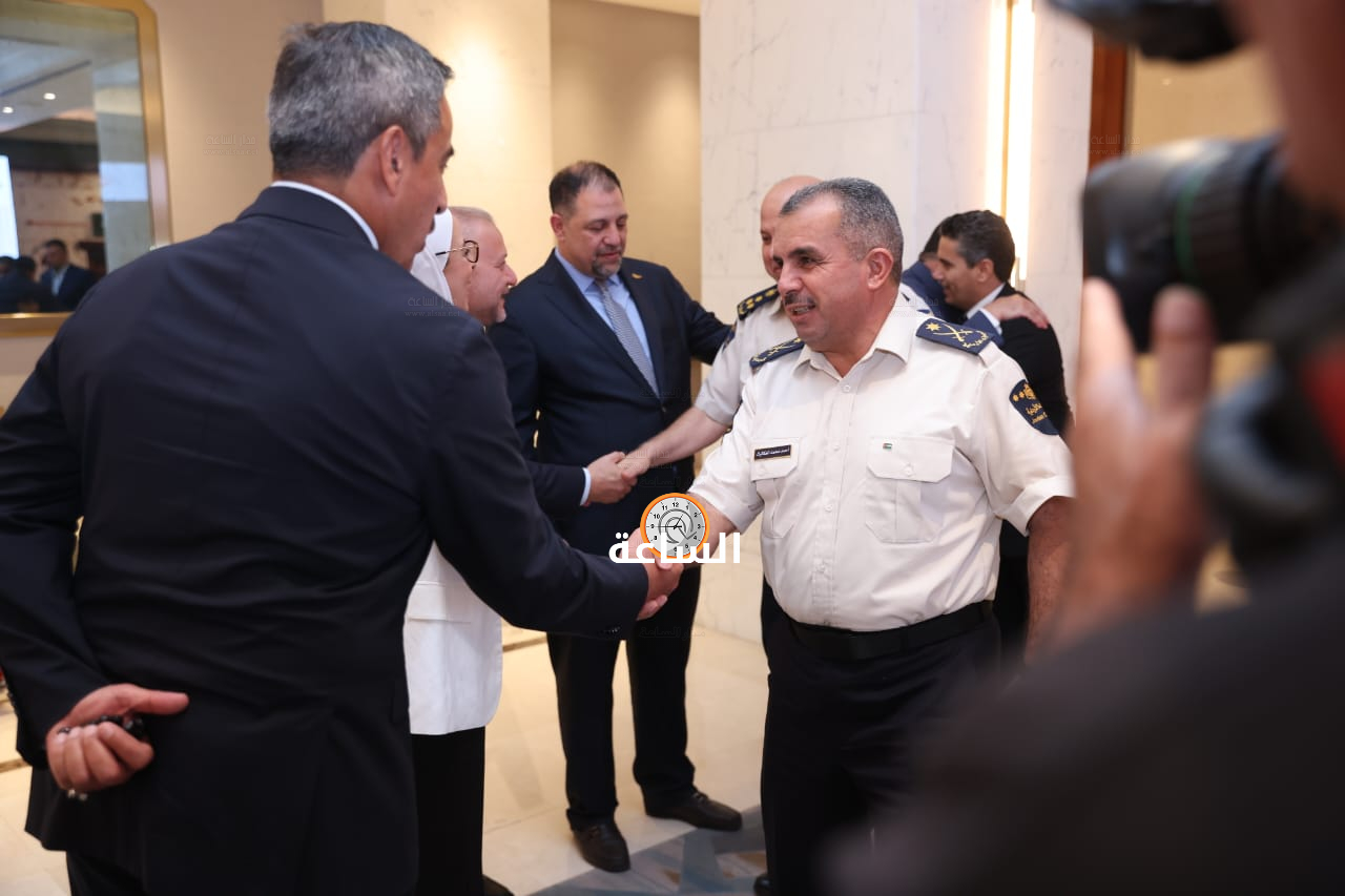 Madar Al-Saa Images 0.16369378817014246