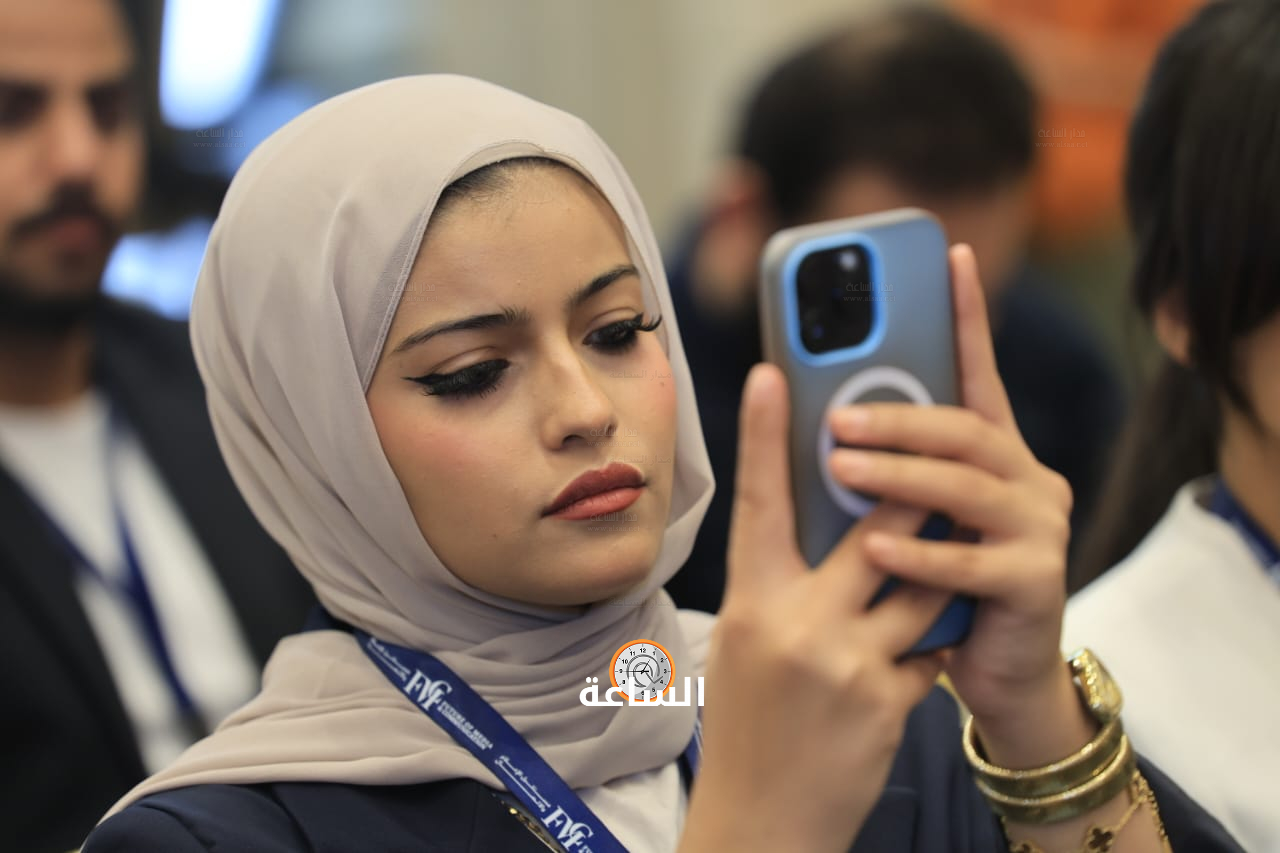 Madar Al-Saa Images 0.558038589356793