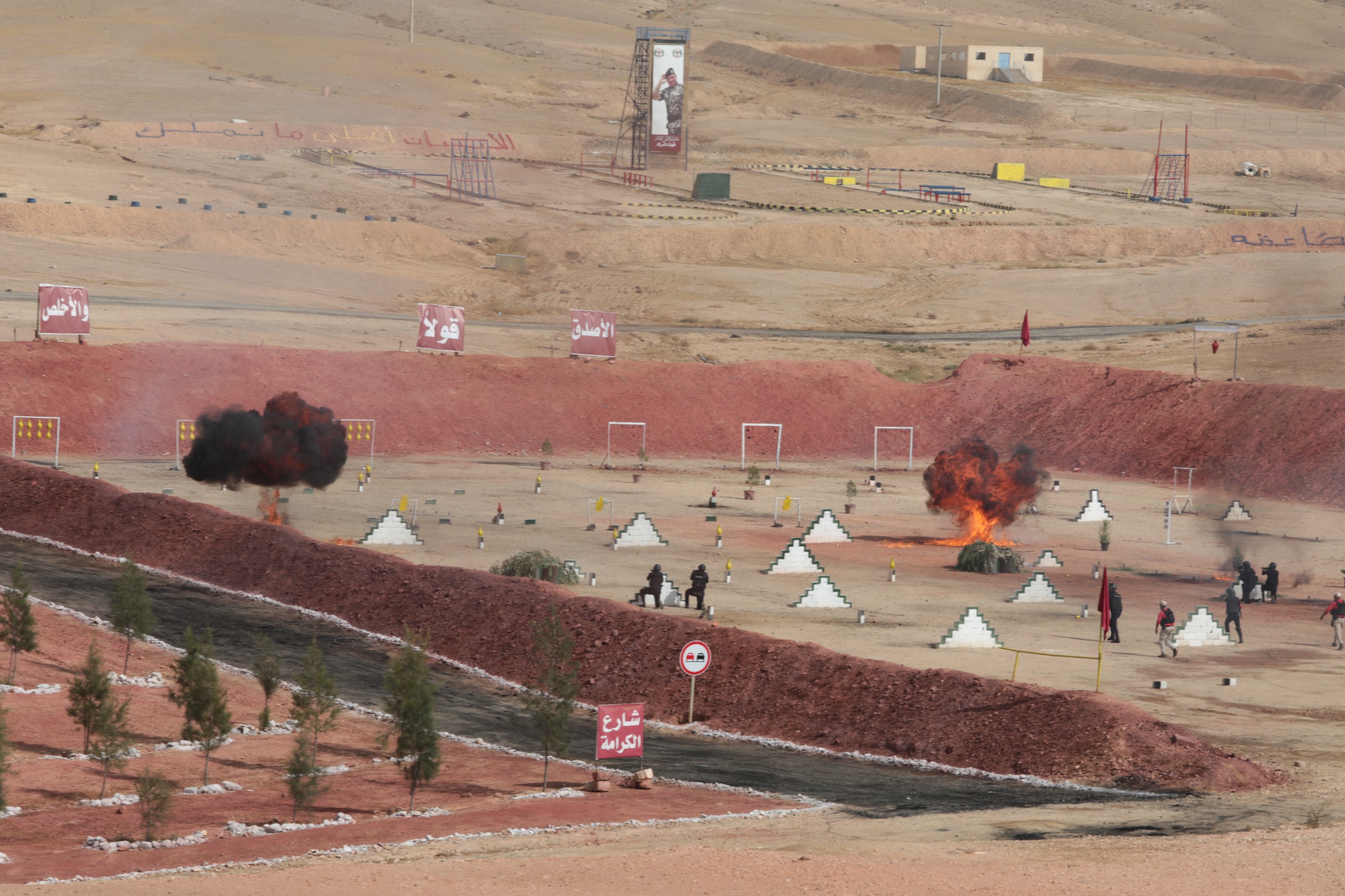 Madar Al-Saa Images 0.8397630314540201