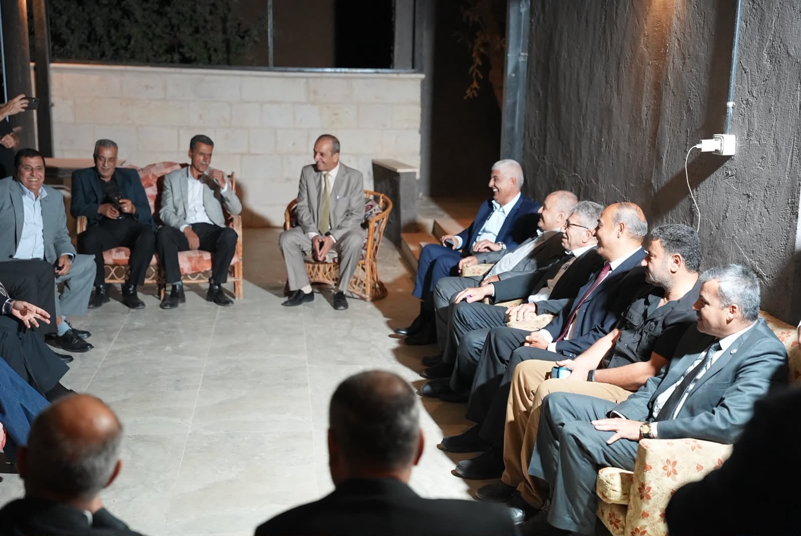 Madar Al-Saa Images 0.1562218542384235