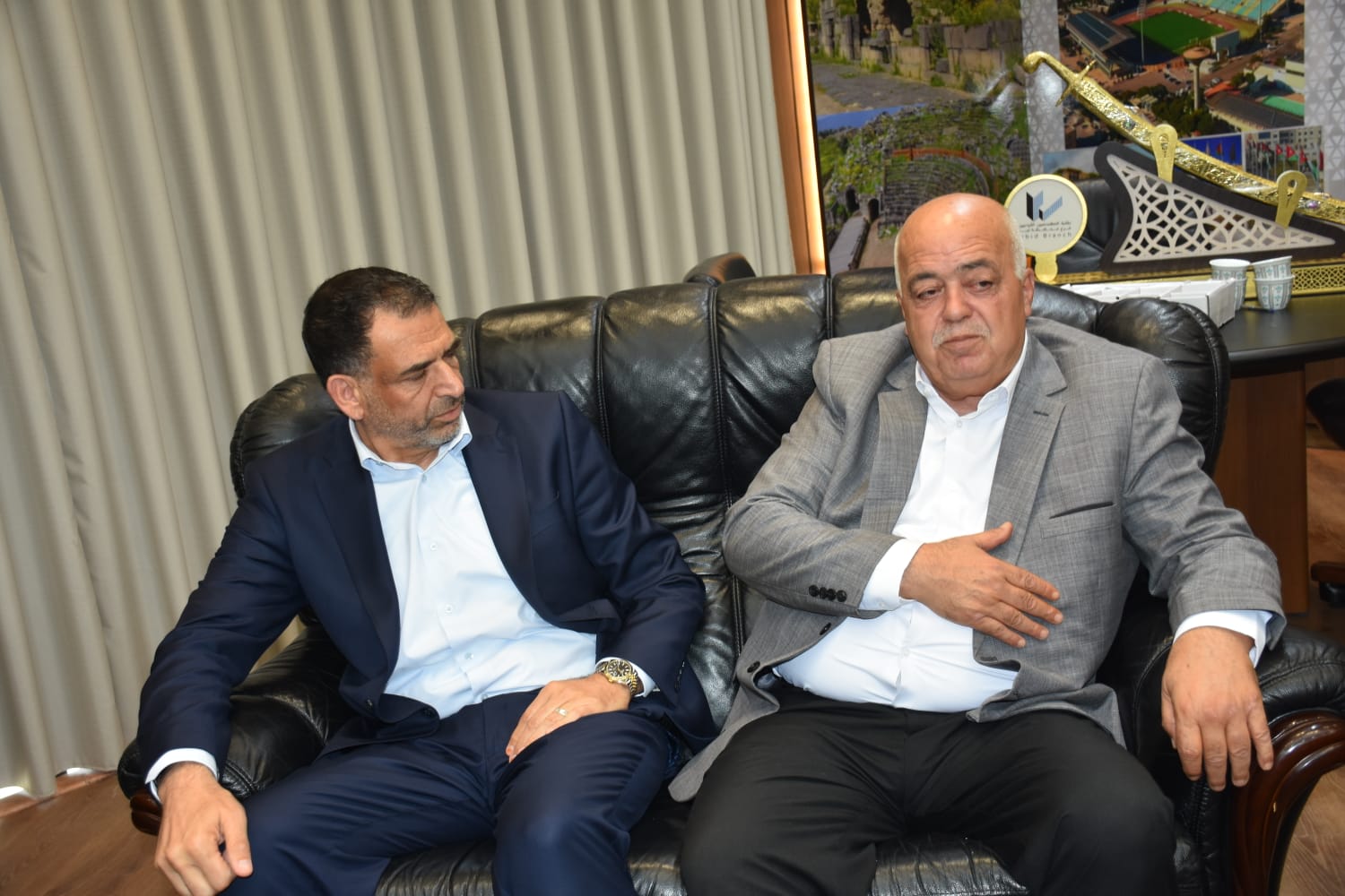 Madar Al-Saa Images 0.2862045387084199