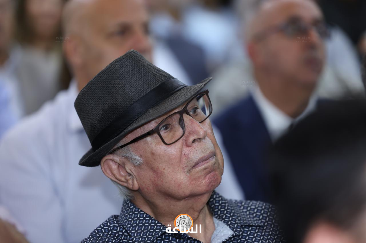Madar Al-Saa Images 0.4850311342031788