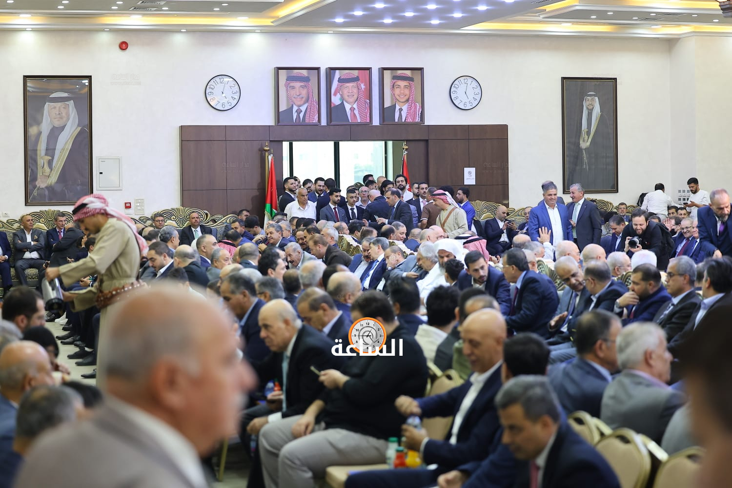 Madar Al-Saa Images 0.08890242361802025
