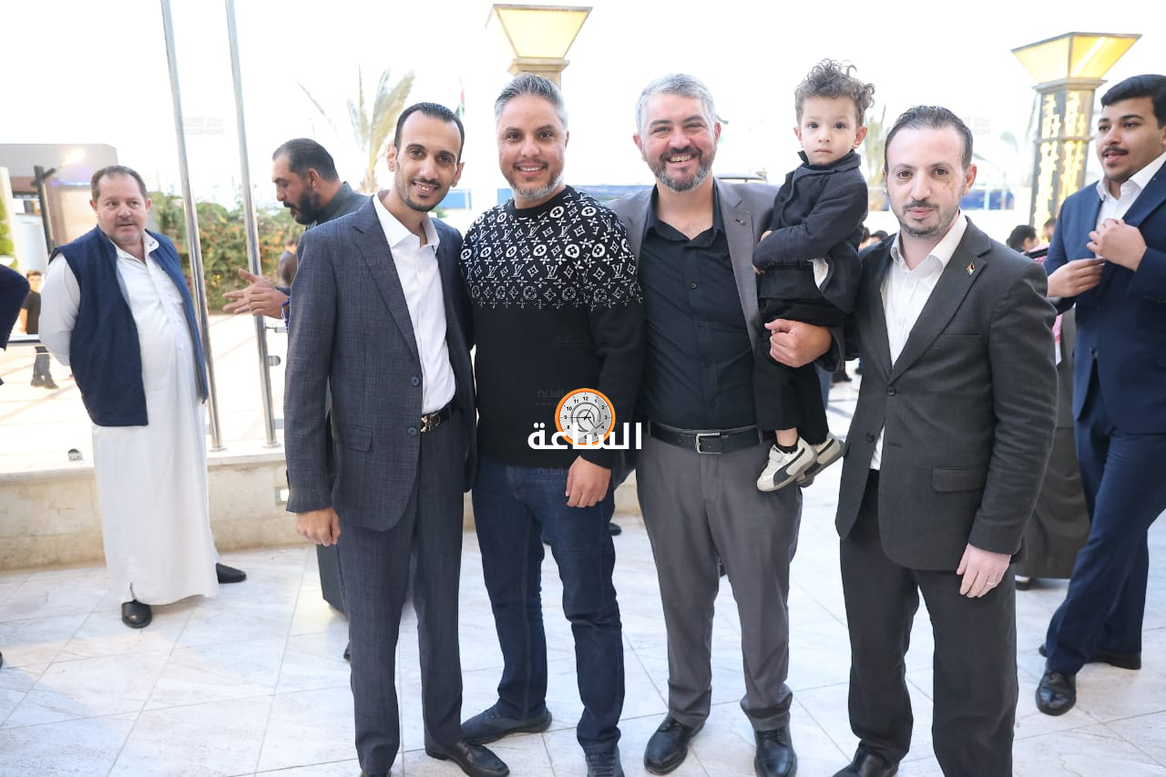 Madar Al-Saa Images 0.4165597183206481