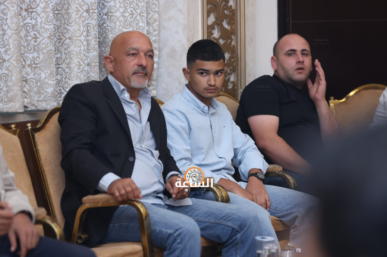 Madar Al-Saa Images 0.7043909740374205