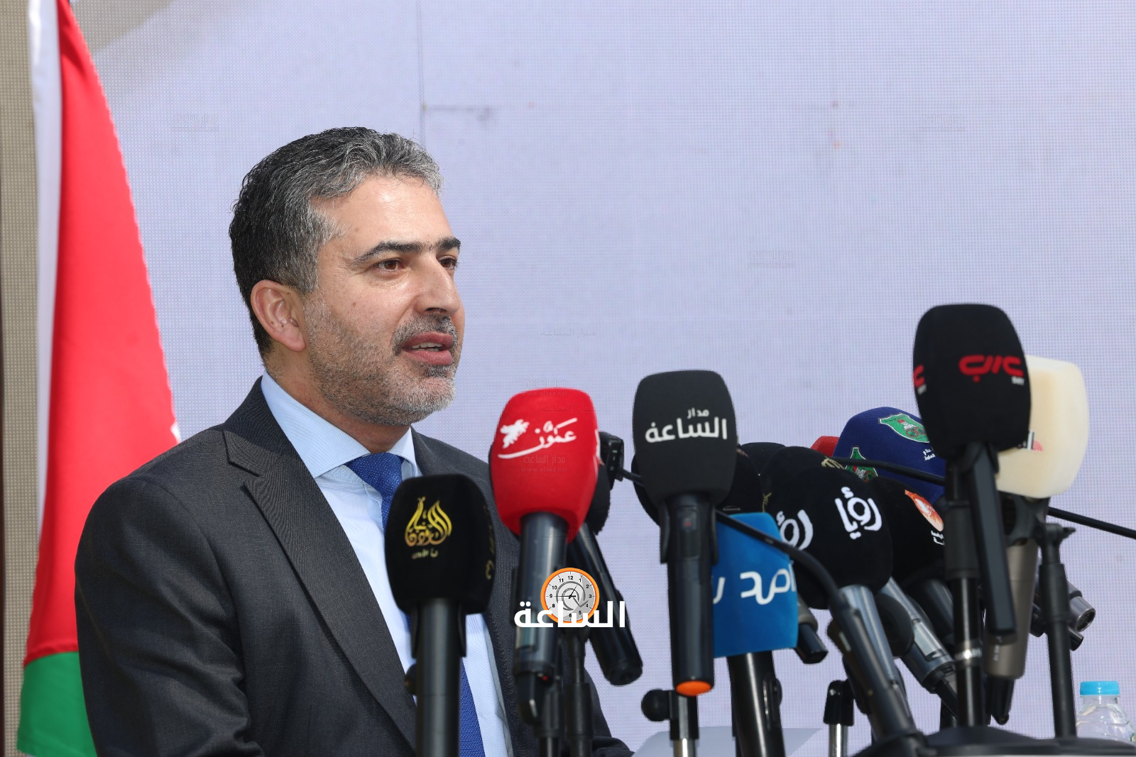 Madar Al-Saa Images 0.11401636152492423