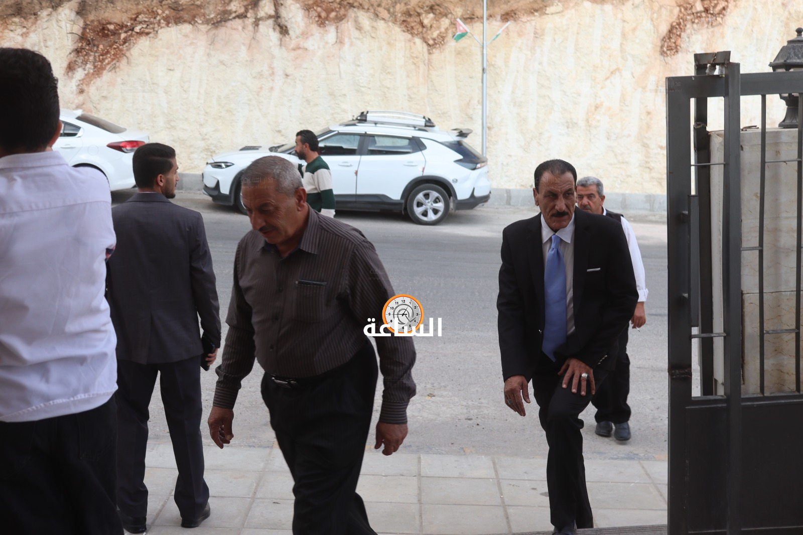 Madar Al-Saa Images 0.22848325965304817