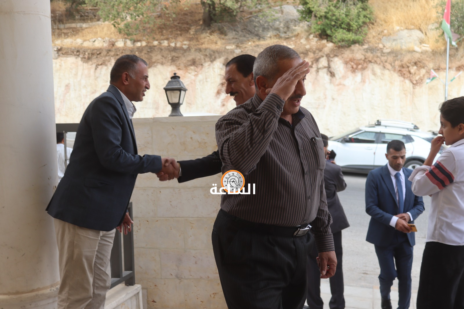 Madar Al-Saa Images 0.38932490875012915