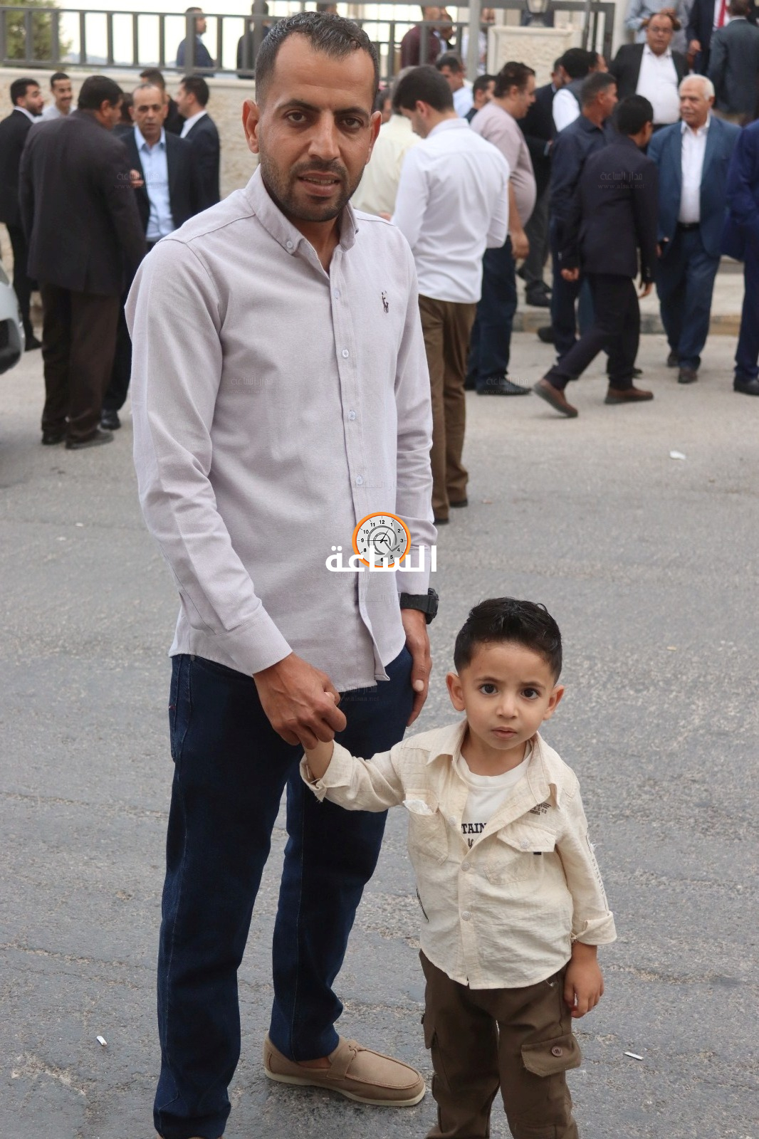 Madar Al-Saa Images 0.7586441353453184