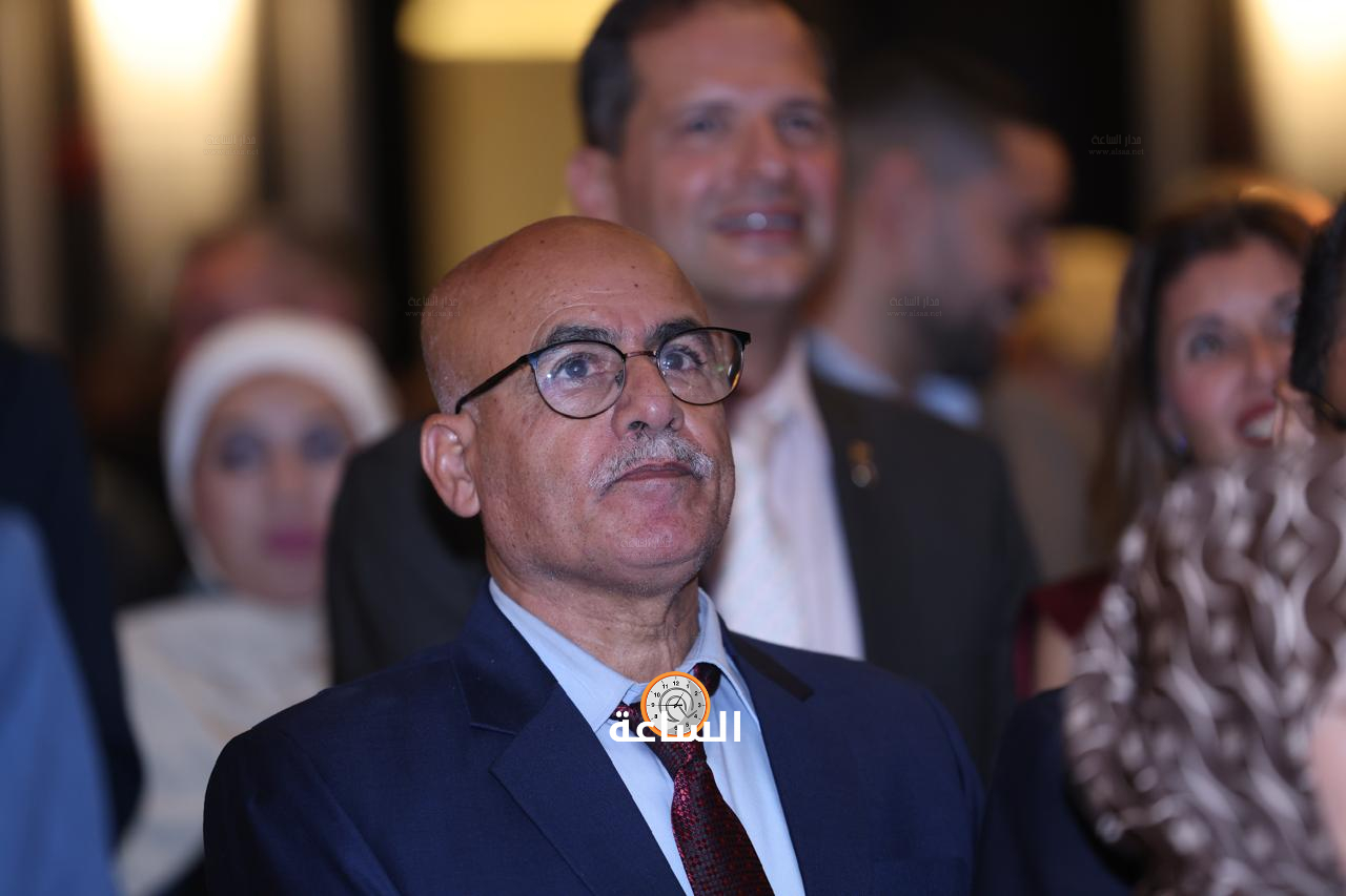 Madar Al-Saa Images 0.04460046005310492