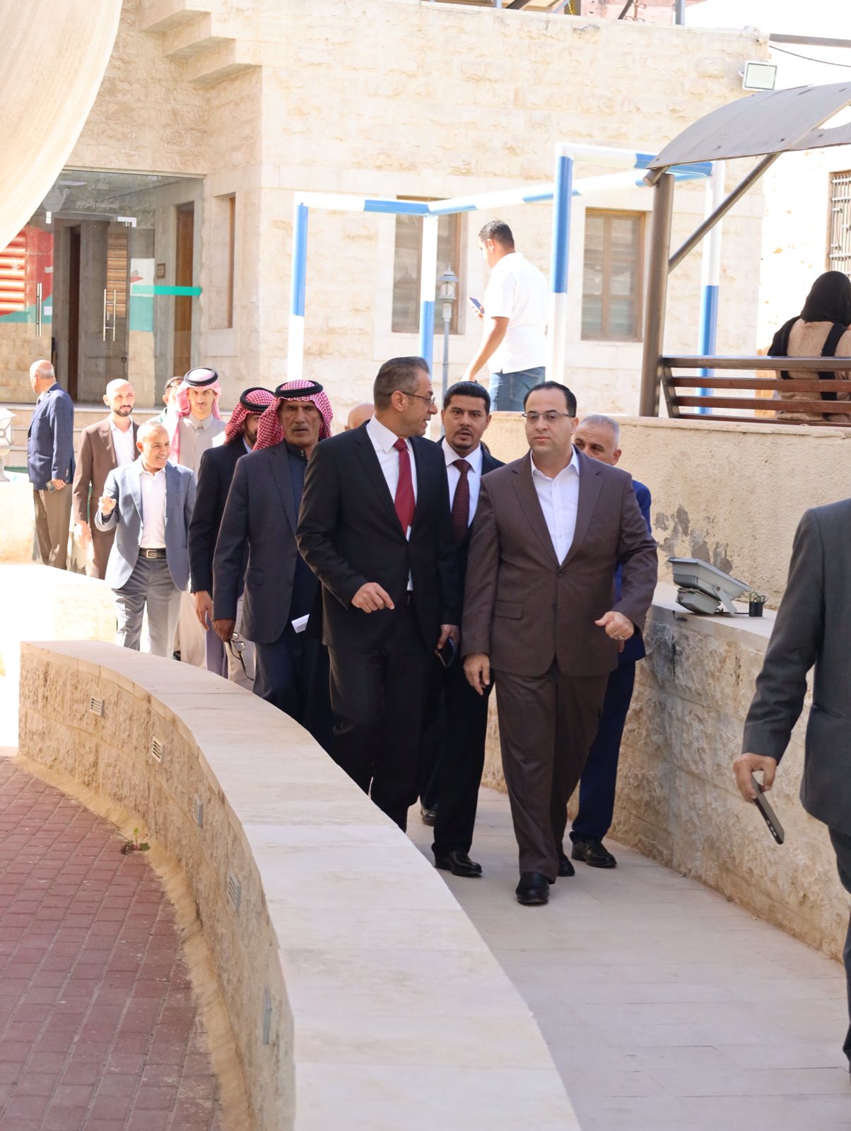 Madar Al-Saa Images 0.9269527970166275
