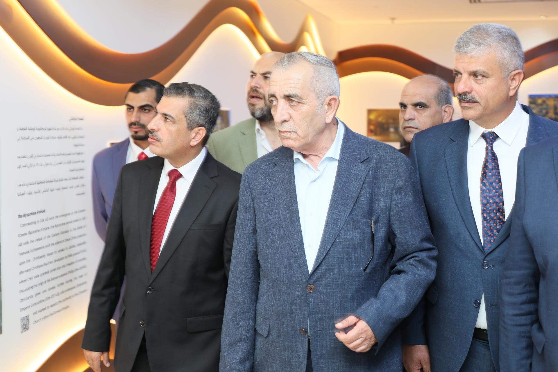 Madar Al-Saa Images 0.2560858438208361