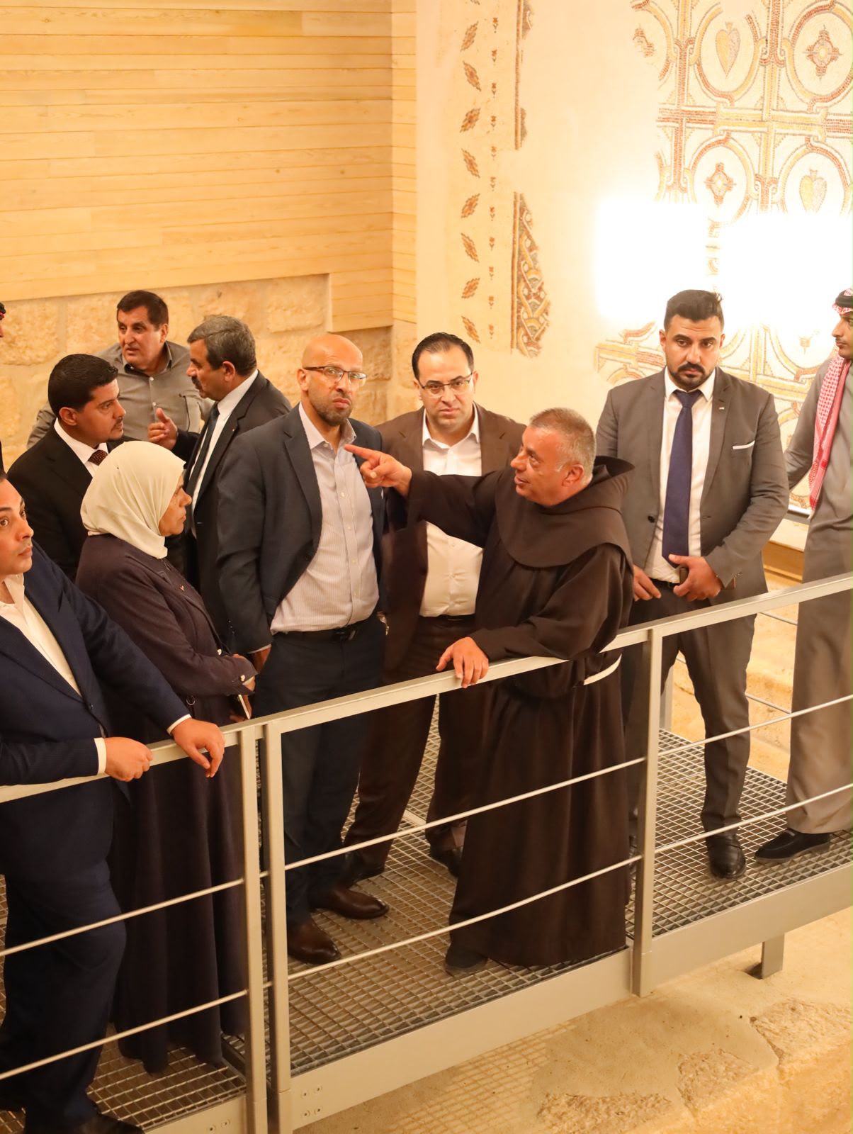 Madar Al-Saa Images 0.17629497133156935