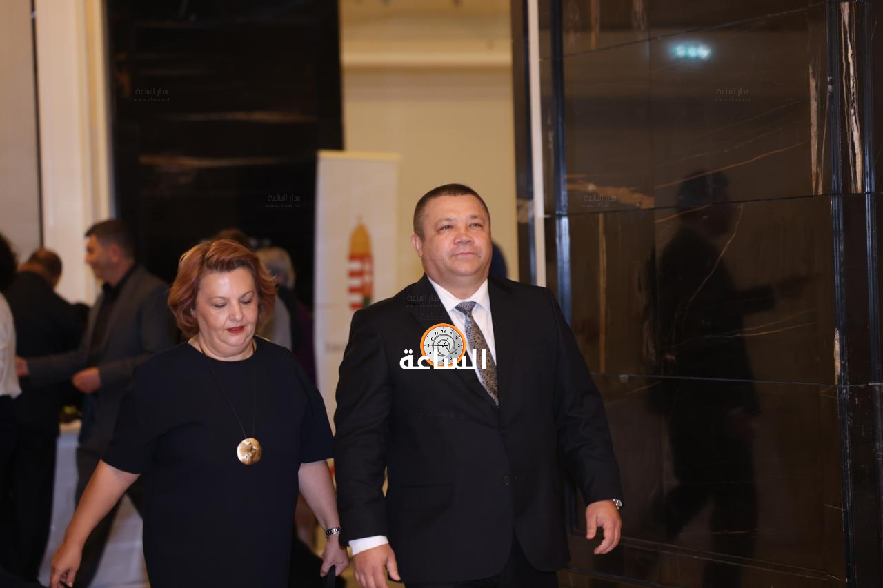 Madar Al-Saa Images 0.35749852313922237
