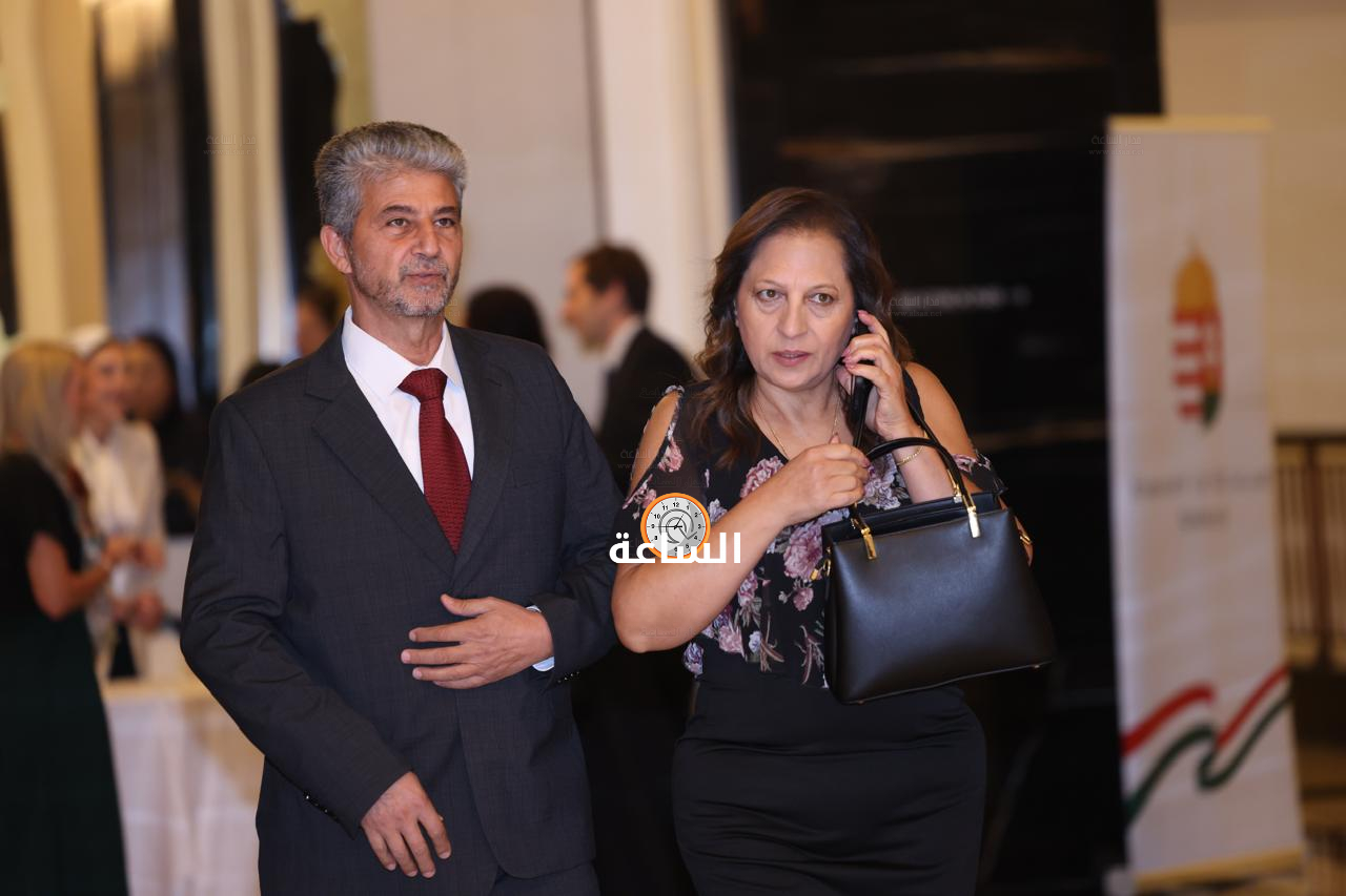 Madar Al-Saa Images 0.46244084443107747