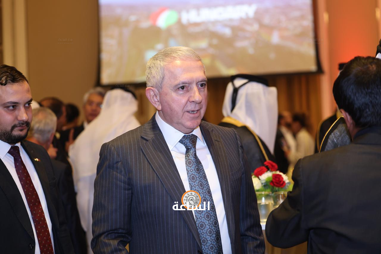 Madar Al-Saa Images 0.48051633081787826