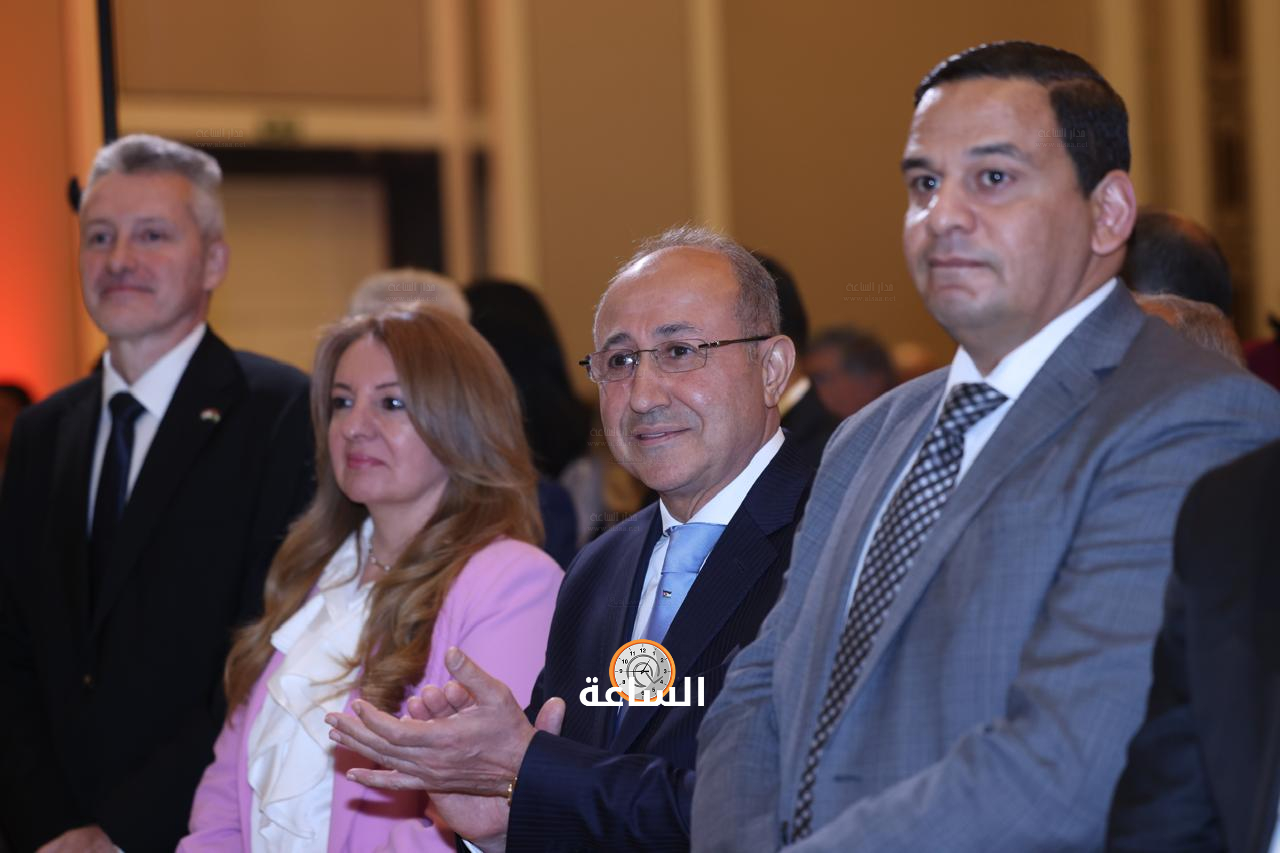 Madar Al-Saa Images 0.48740857620328637