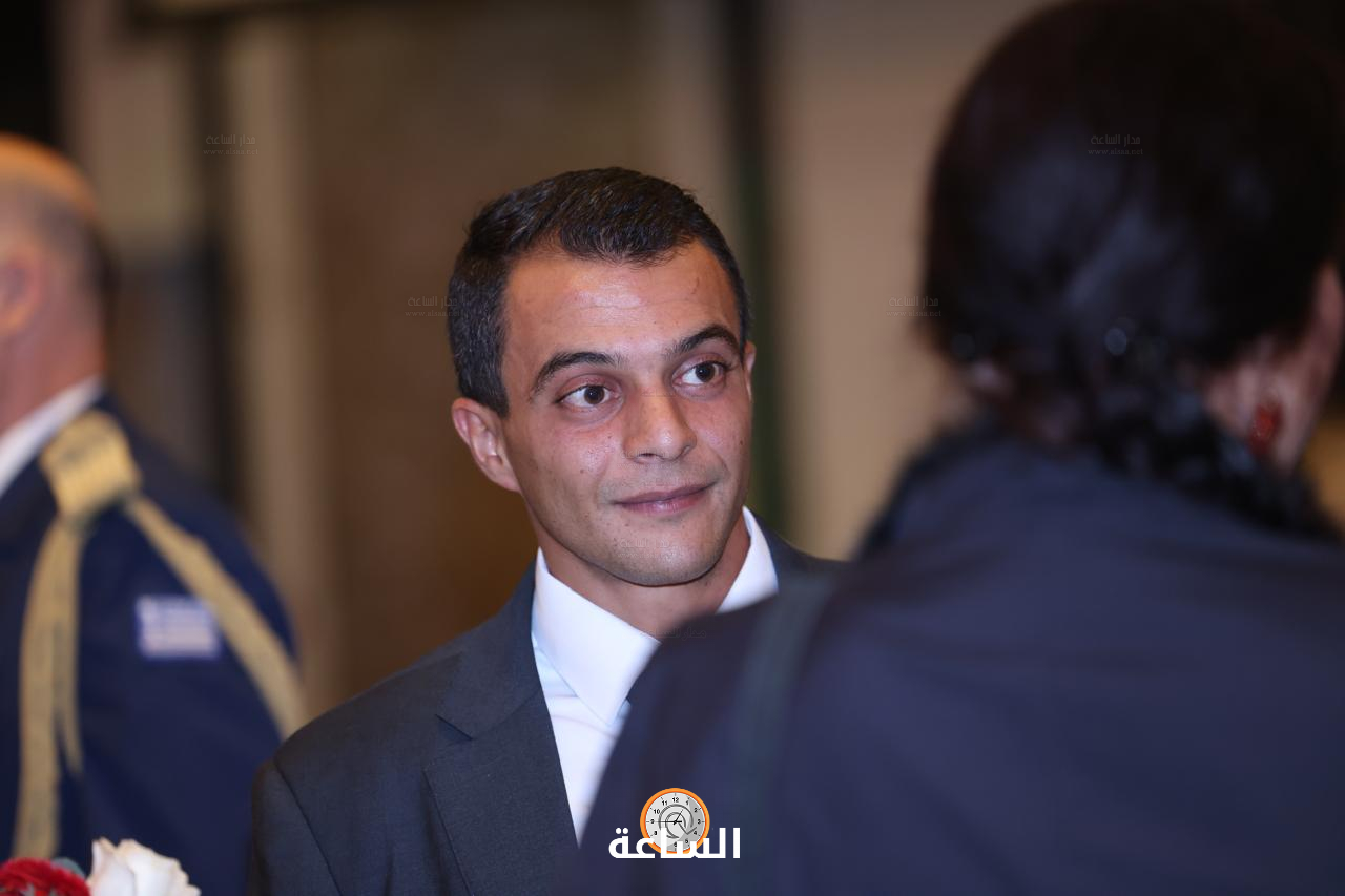 Madar Al-Saa Images 0.8954886669682302
